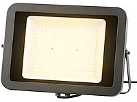 Luminea Wetterfester LED-Fluter, 200 W, 14.000 lm, IP65, 6.500K tageslichtweiß; LED-Tropfen E27 (tageslichtweiß) LED-Tropfen E27 (tageslichtweiß) LED-Tropfen E27 (tageslichtweiß) LED-Tropfen E27 (tageslichtweiß)